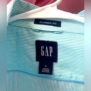 Men’s Large Button Down Gap Top